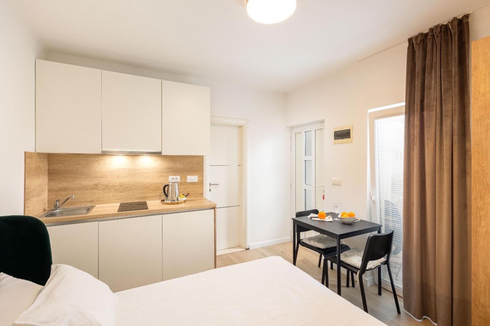 Apartments & Rooms Buble Трогир Экстерьер фото