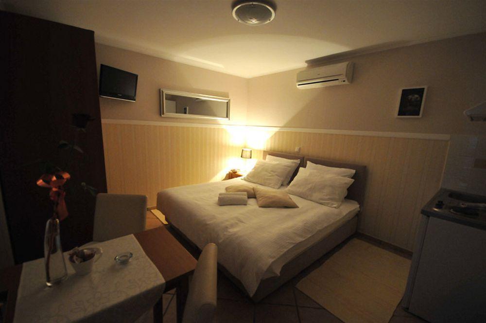 Apartments & Rooms Buble Трогир Экстерьер фото