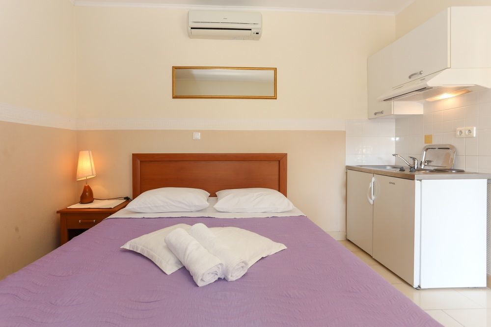 Apartments & Rooms Buble Трогир Экстерьер фото