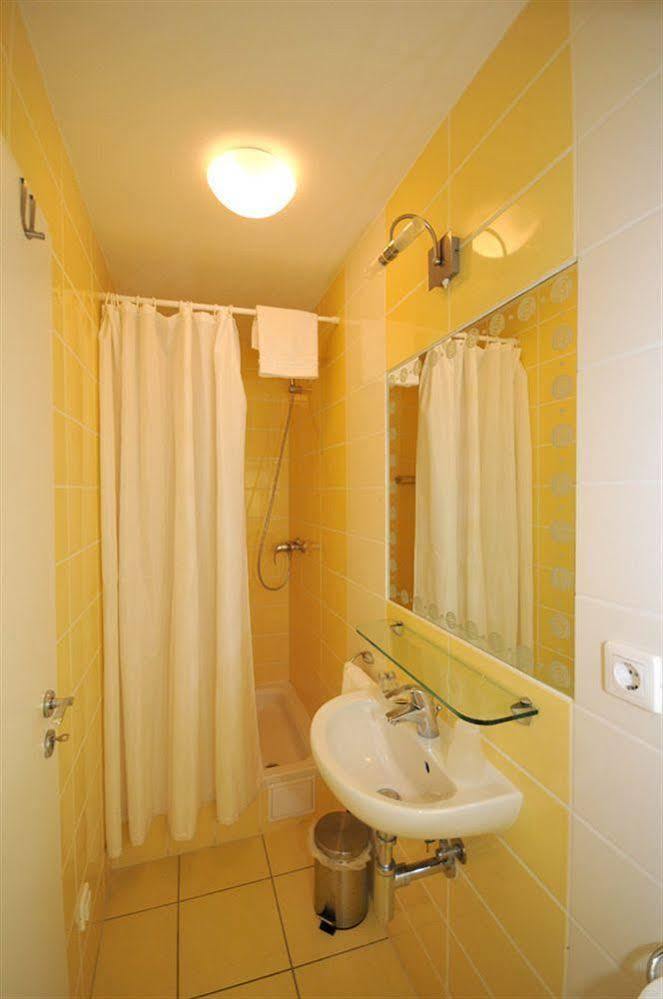 Apartments & Rooms Buble Трогир Экстерьер фото